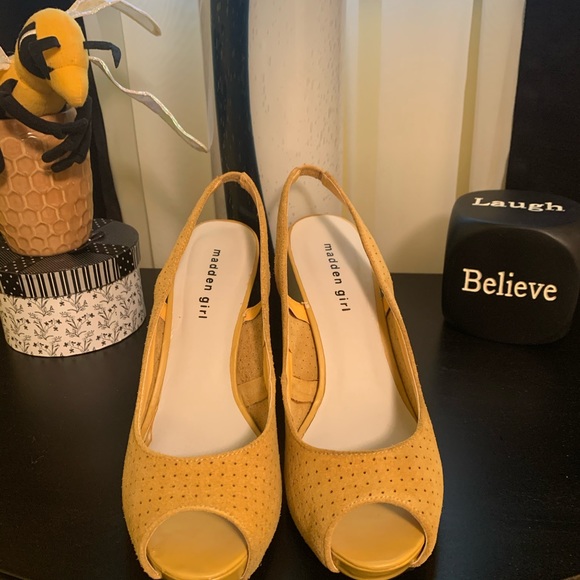 Madden Girl Ladies Suede Heels - Picture 3 of 7